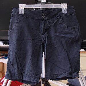 Columbia women's PFG shorts.  size 6. Omni-Shade sun protection